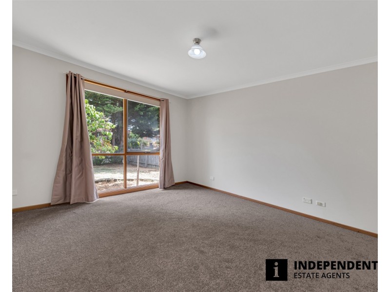 9 Dean Court, Cranbourne West VIC 3977