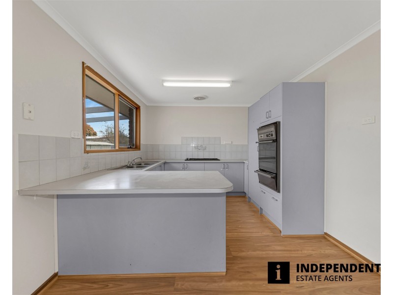 9 Dean Court, Cranbourne West VIC 3977