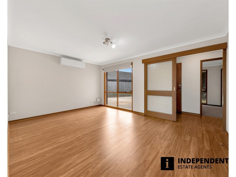 9 Dean Court, Cranbourne West VIC 3977