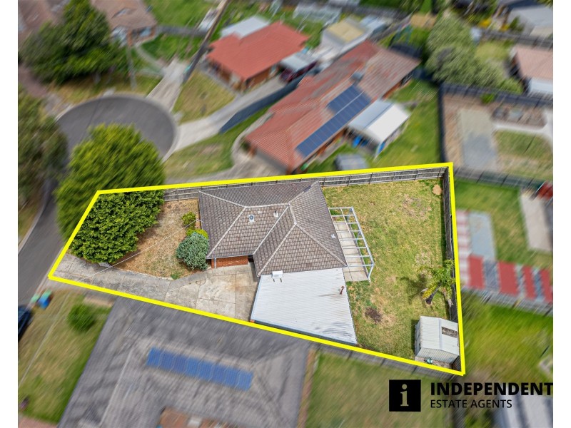 9 Dean Court, Cranbourne West VIC 3977