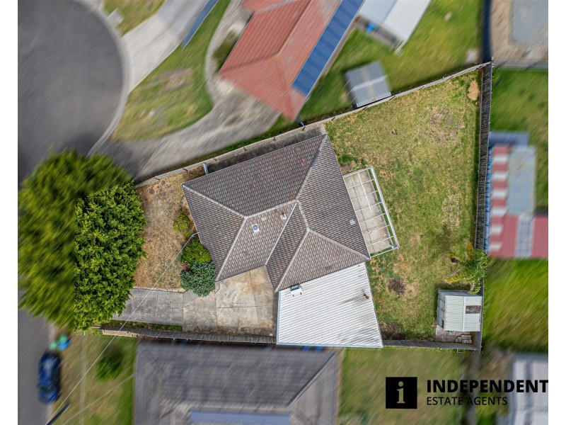 9 Dean Court, Cranbourne West VIC 3977