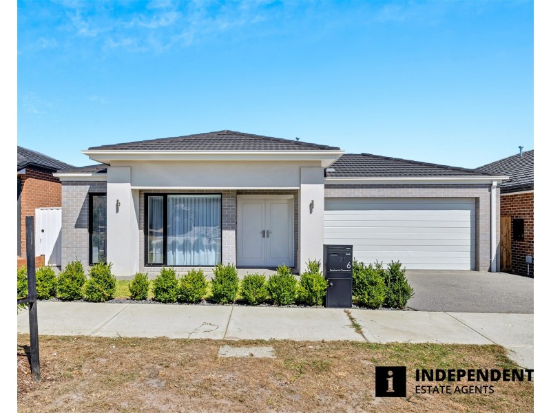 6 Seahawk Crescent, Clyde North VIC 3978