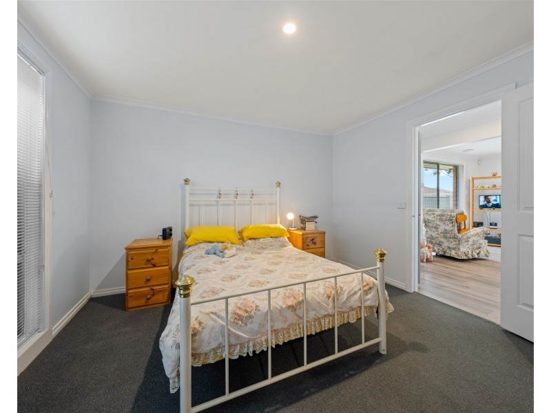 45 Raisell Road, Cranbourne West VIC 3977