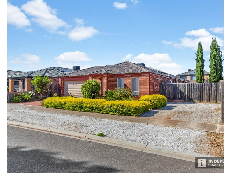 4  Mullans Street, Melton South VIC 3338