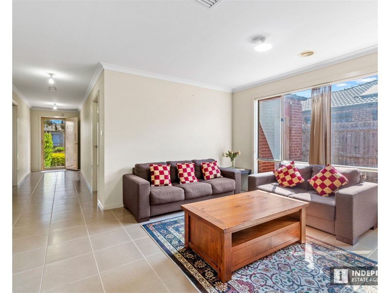 4  Mullans Street, Melton South VIC 3338