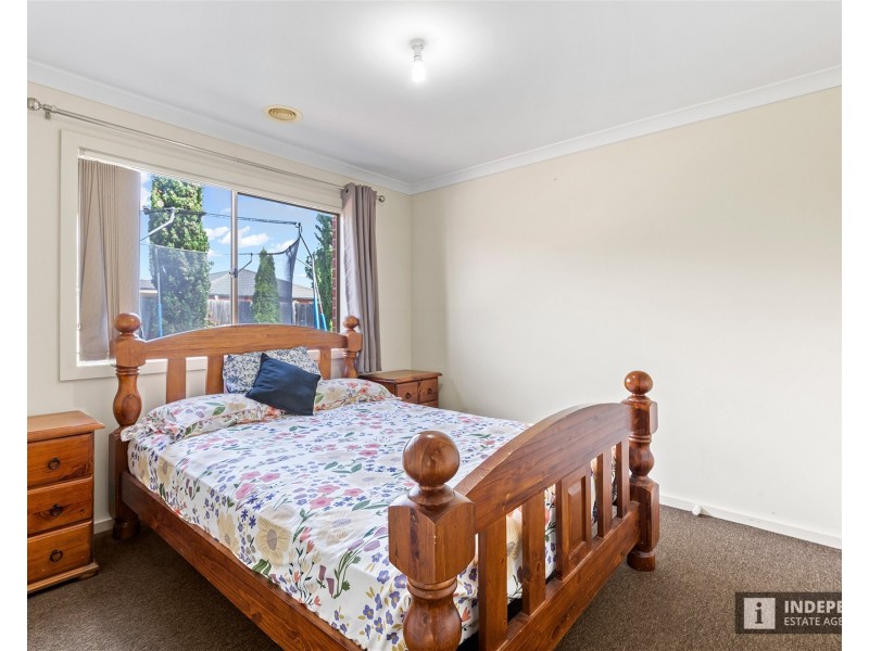 4  Mullans Street, Melton South VIC 3338