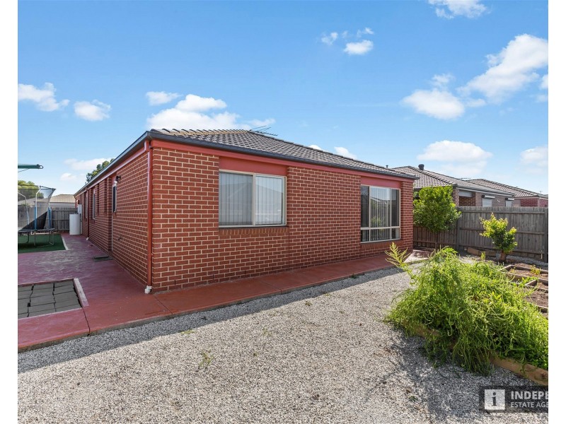 4  Mullans Street, Melton South VIC 3338