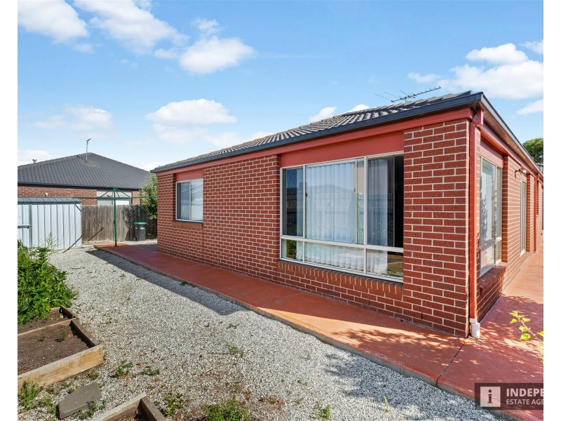 4  Mullans Street, Melton South VIC 3338