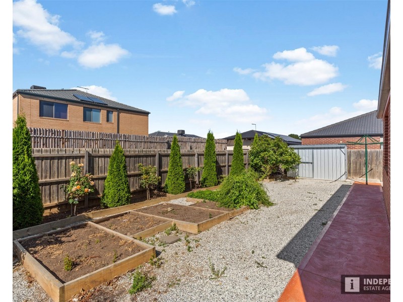 4  Mullans Street, Melton South VIC 3338