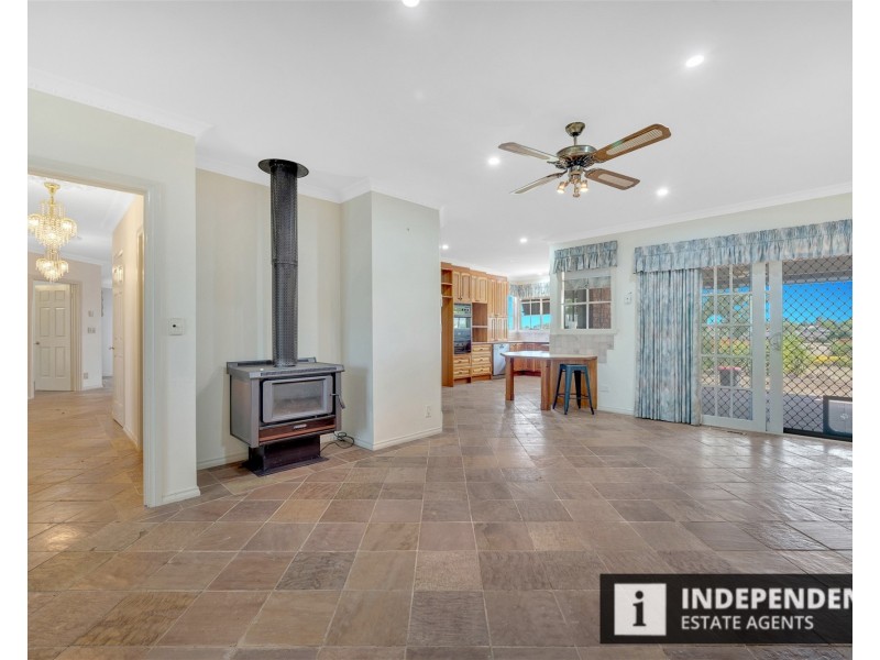 12a Springbank Way, Brookfield VIC 3338