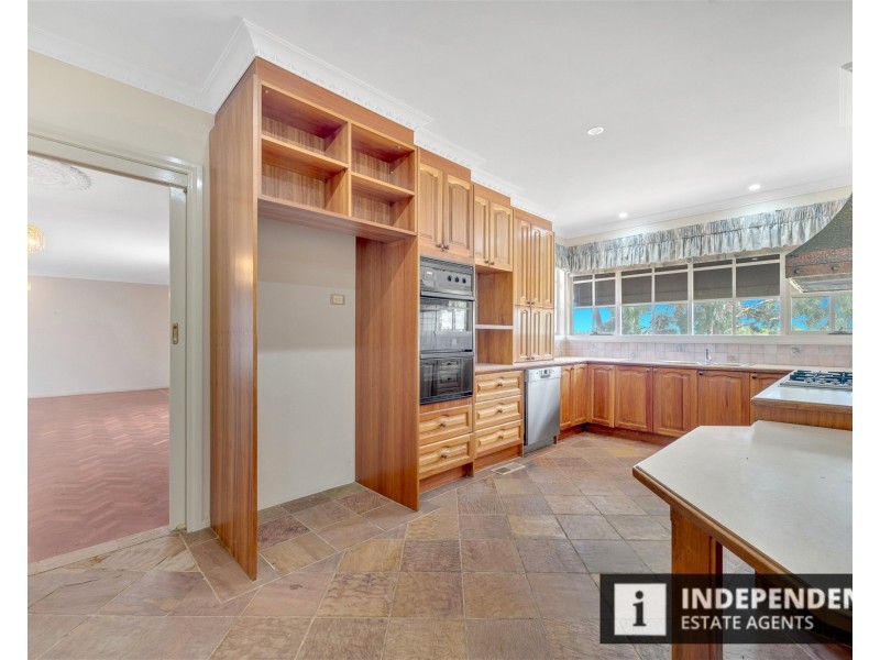 12a Springbank Way, Brookfield VIC 3338