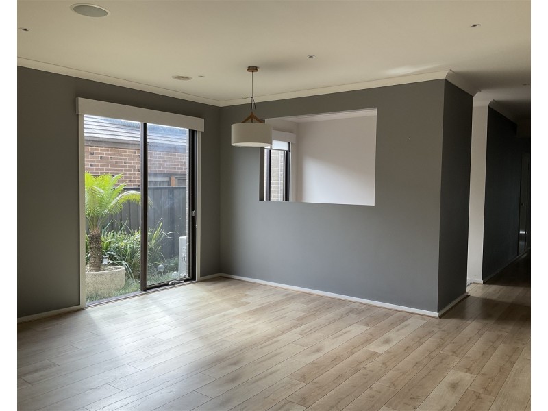 5 BELANT WAY, Clyde North VIC 3978