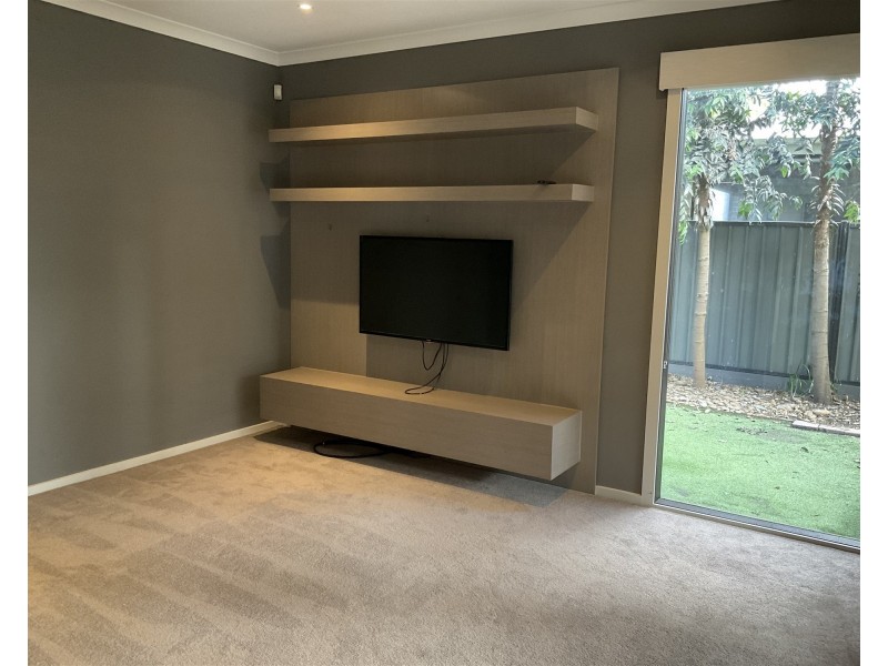 5 BELANT WAY, Clyde North VIC 3978