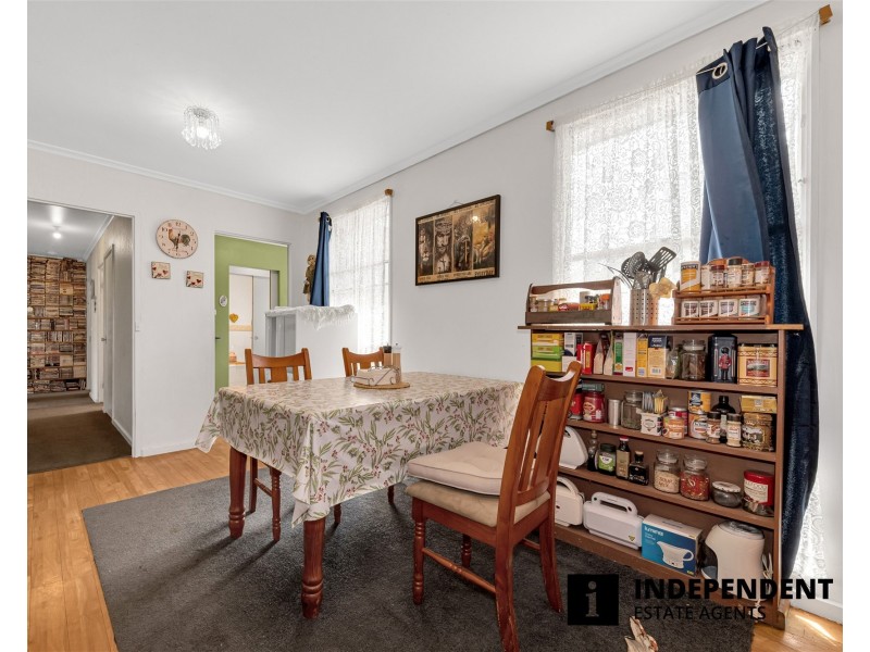 26 Valerie Drive, Cranbourne VIC 3977