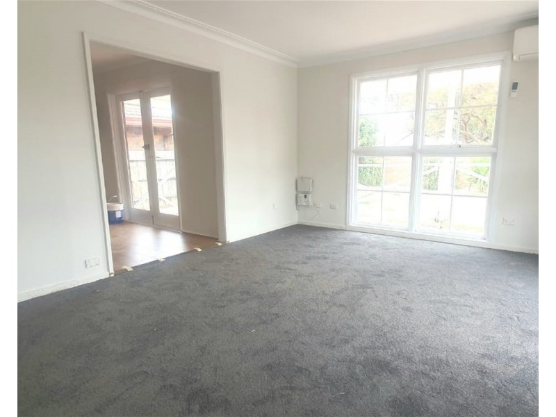 96 Station Road, Melton South VIC 3338