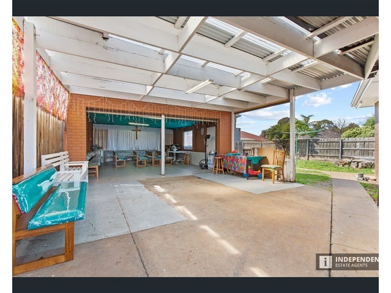 96 Station Road, Melton South VIC 3338