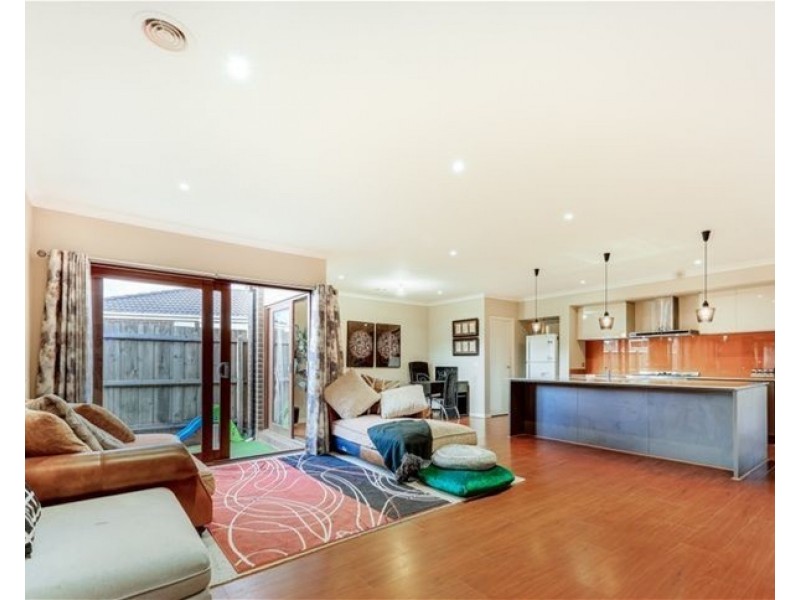 34 Clement Way, Melton South VIC 3338