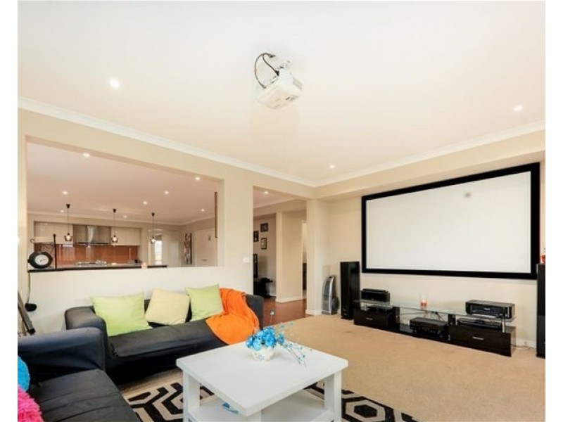 34 Clement Way, Melton South VIC 3338