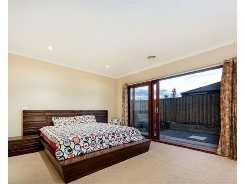 34 Clement Way, Melton South VIC 3338