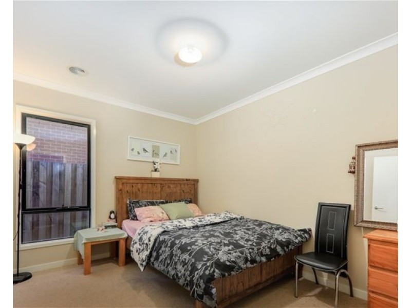 34 Clement Way, Melton South VIC 3338