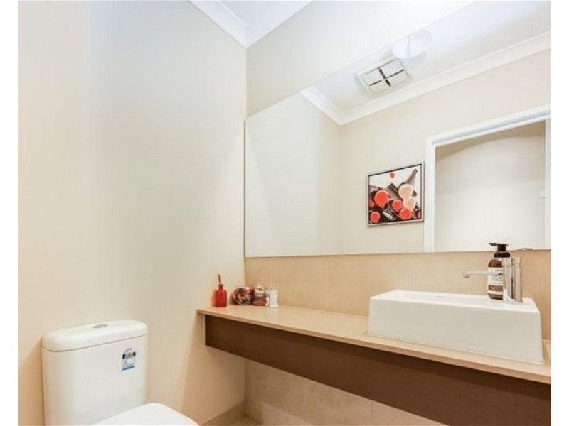 34 Clement Way, Melton South VIC 3338