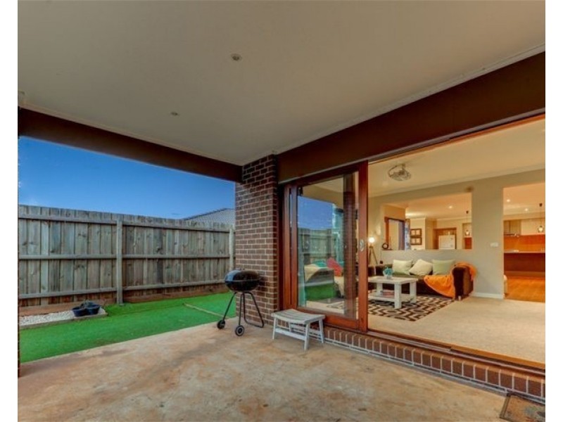 34 Clement Way, Melton South VIC 3338