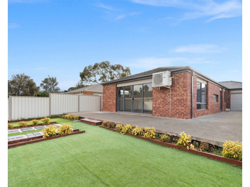 262 Clarkes road, Brookfield VIC 3338