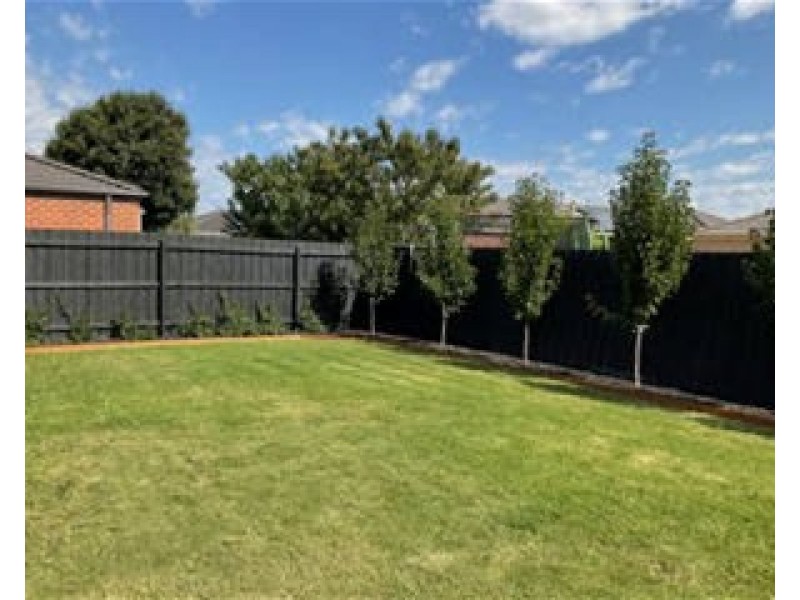 12 Montdami Way, Carrum Downs VIC 3201