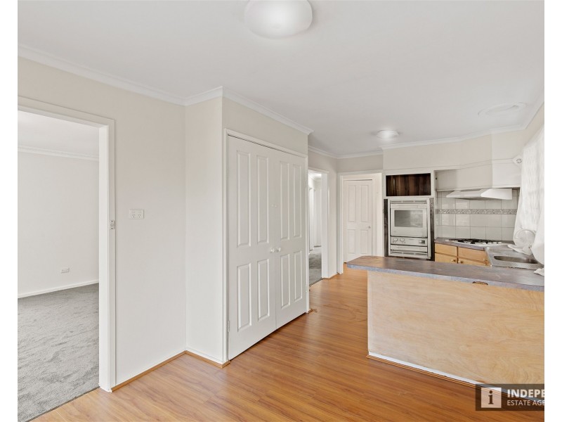 96 Station road, Melton South VIC 3338