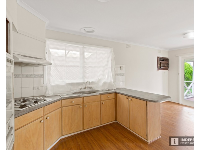 96 Station road, Melton South VIC 3338