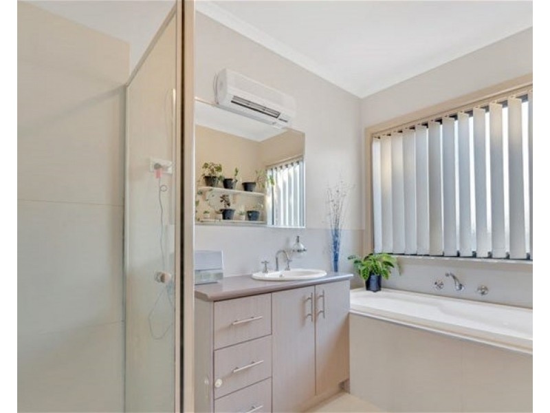 17 Black Knight Way, Kurunjang VIC 3337