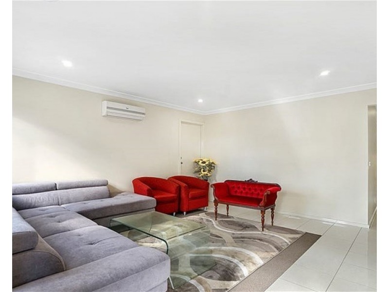 45  Nantha Way, Brookfield VIC 3338