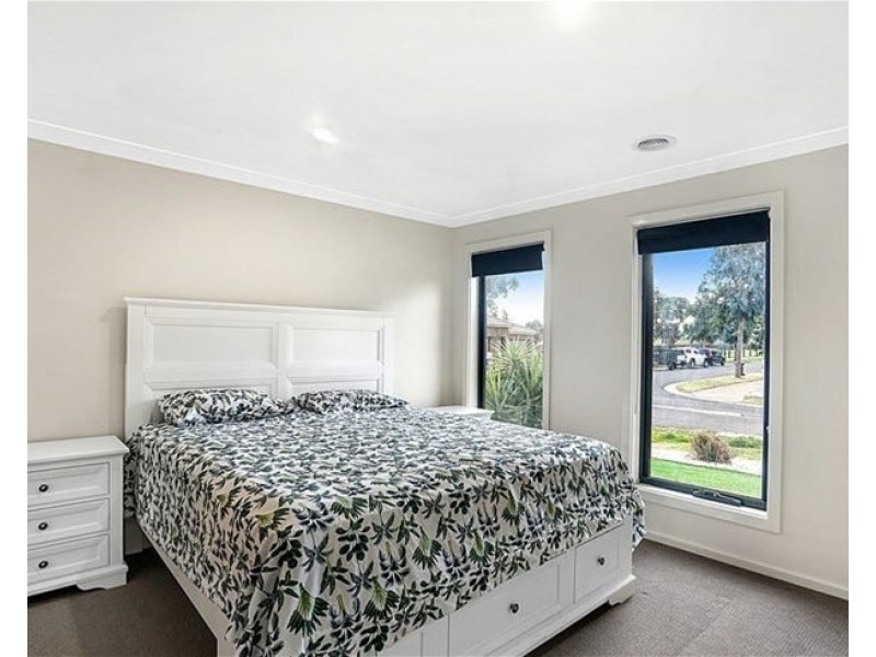 45  Nantha Way, Brookfield VIC 3338