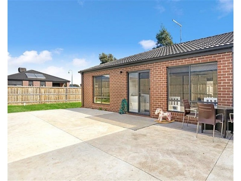 45  Nantha Way, Brookfield VIC 3338