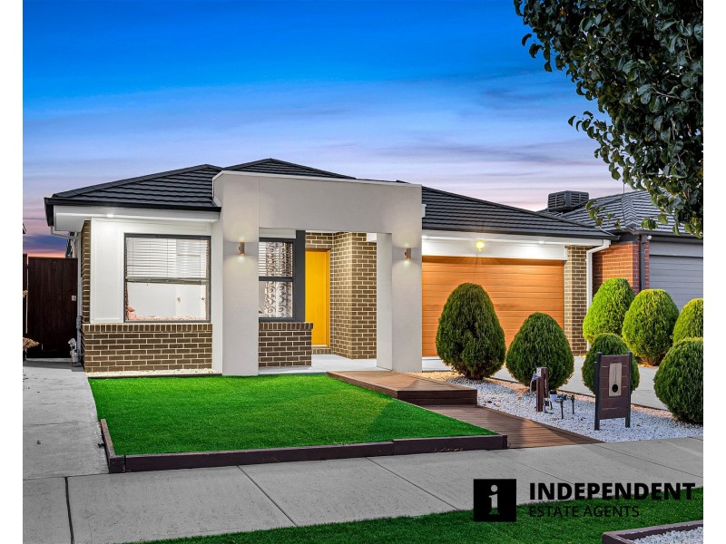 22 EMINENCE DR, Cranbourne West VIC 3977