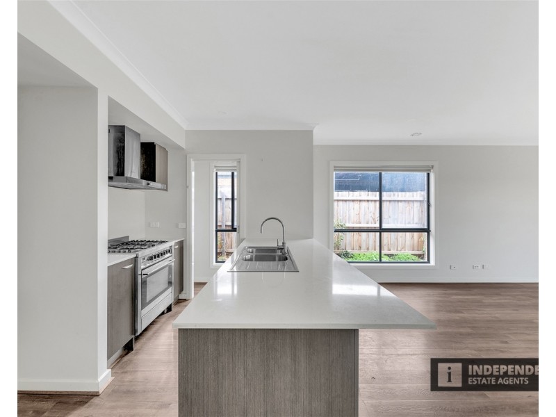 3 Clarice Cres, Brookfield VIC 3338