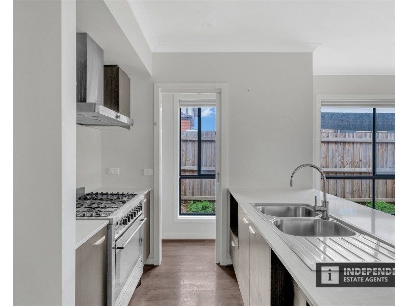 3 Clarice Cres, Brookfield VIC 3338