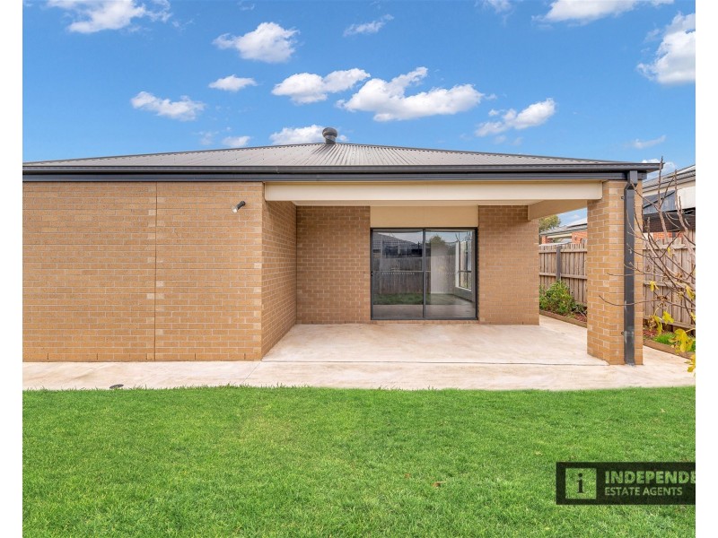 3 Clarice Cres, Brookfield VIC 3338