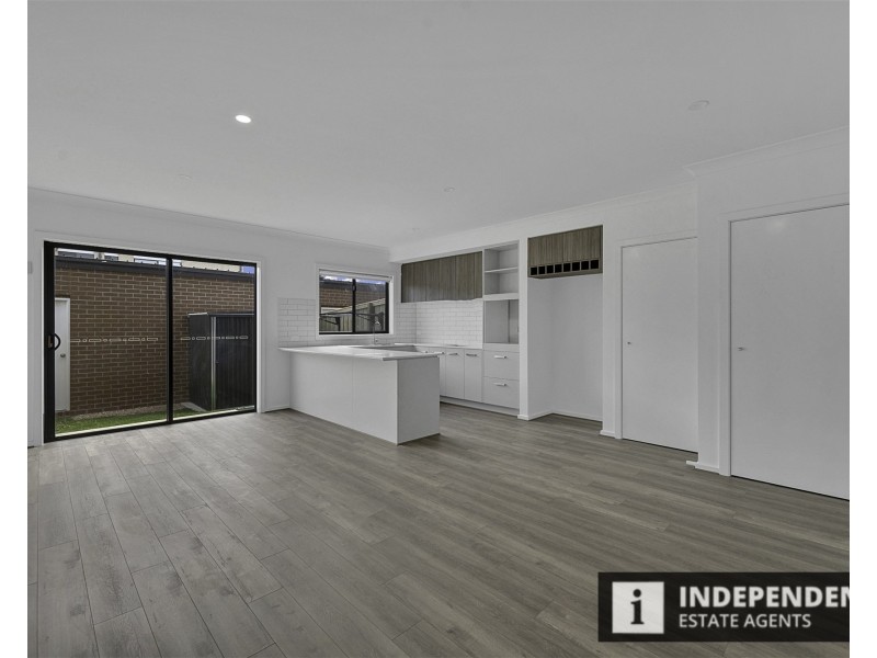 3 Odin walk, Melton South VIC 3338