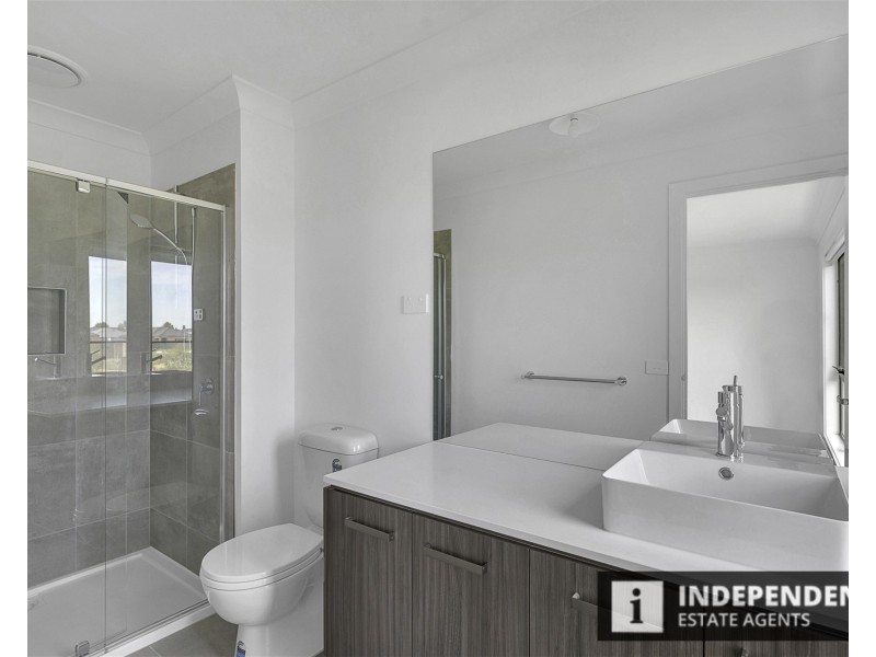 3 Odin walk, Melton South VIC 3338