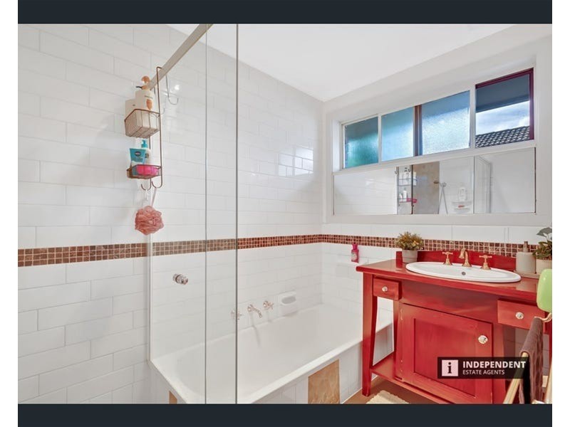 5 Flinders Road, Melton South VIC 3338