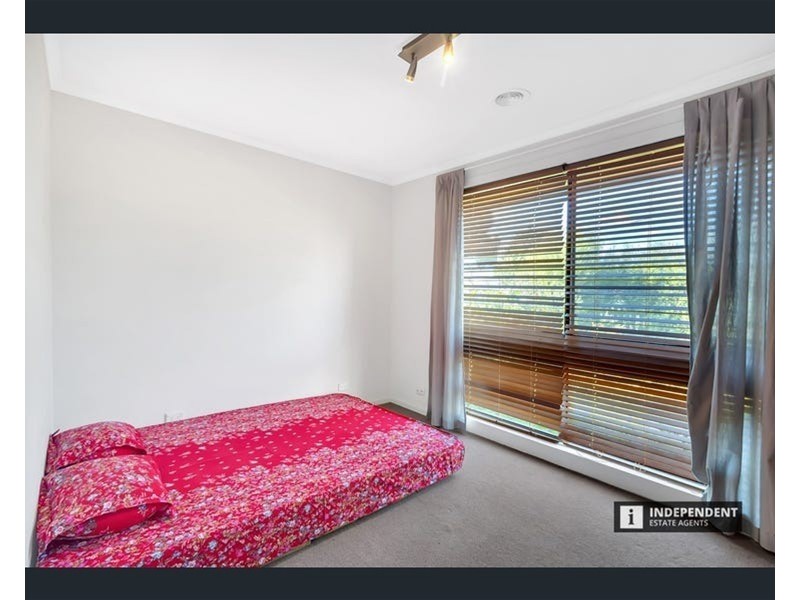 5 Flinders Road, Melton South VIC 3338