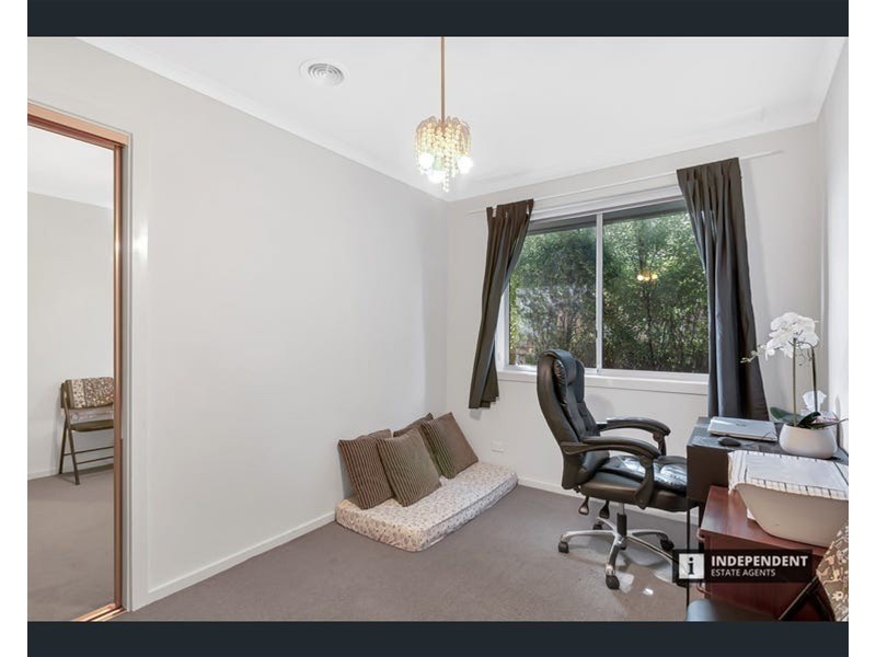 5 Flinders Road, Melton South VIC 3338
