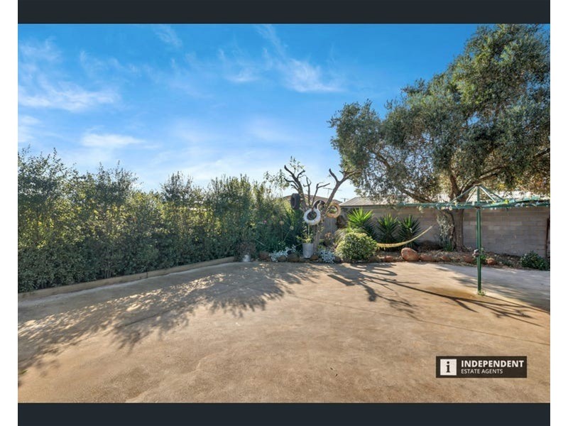5 Flinders Road, Melton South VIC 3338