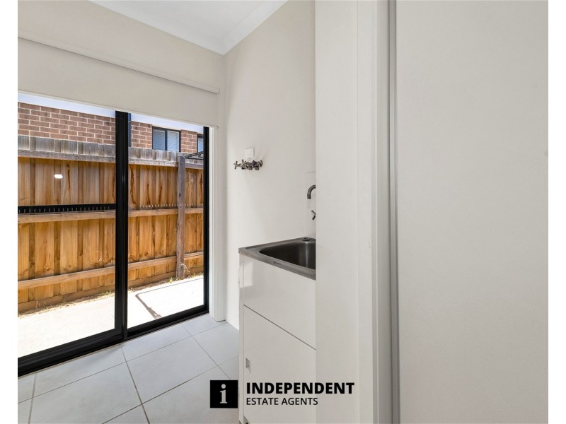 27 Shoveler Street, Clyde North VIC 3978