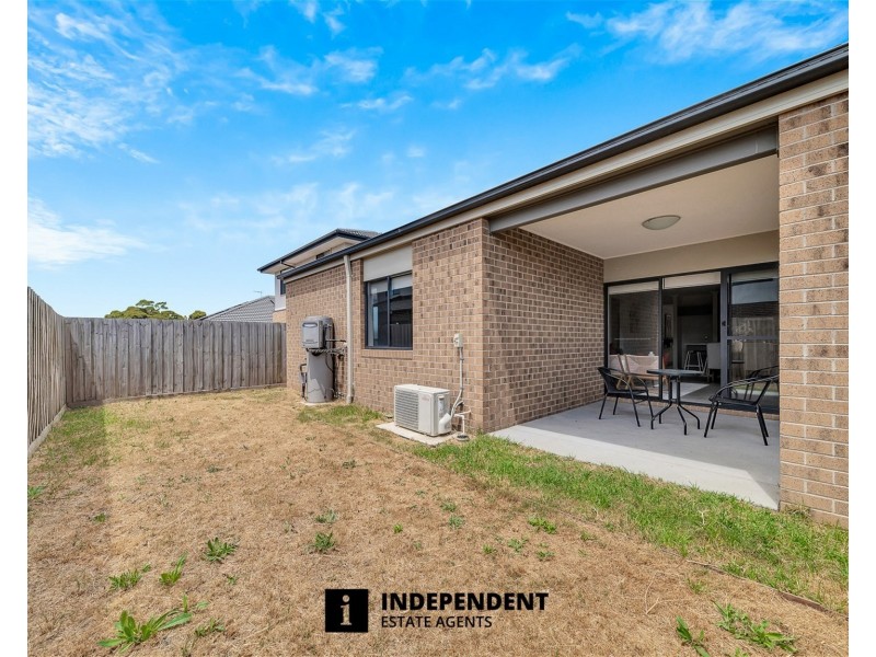 27 Shoveler Street, Clyde North VIC 3978