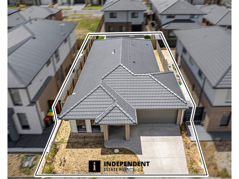 27 Shoveler Street, Clyde North VIC 3978