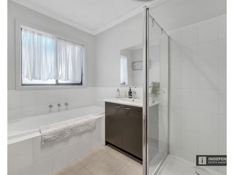 54 faircroft Drive, Brookfield VIC 3338