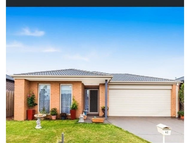 42 Mapleton Boulevard, Melton South VIC 3338