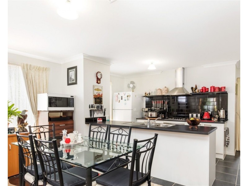 42 Mapleton Boulevard, Melton South VIC 3338